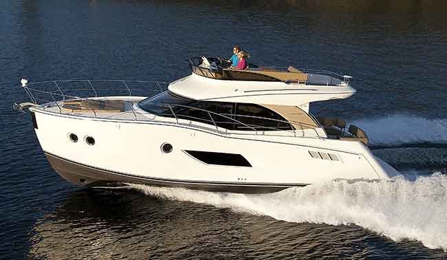 Wide shot of the exterior of a boat Carver C40 on the water