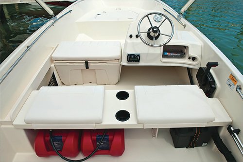 Boston Whaler 170 Super Sport Interior