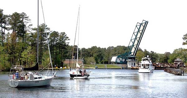 Problems When Maneuvering Towed Dinghy