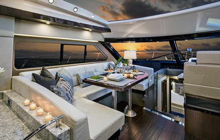 Carver C52 Coup dinette