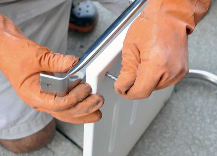 Securing support rail to platform