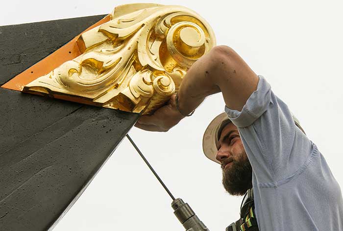 Installing billet head Mystic Seaport