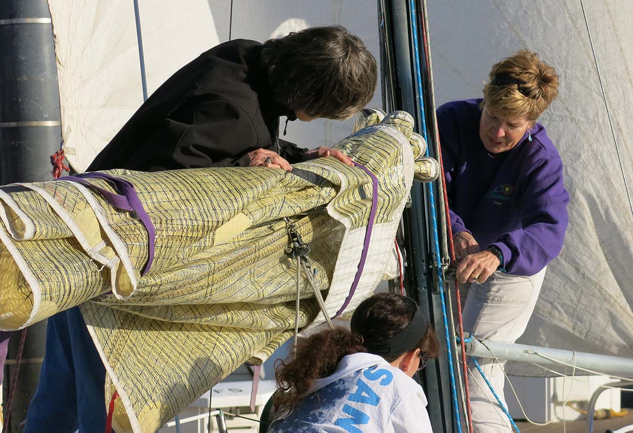 Fishermen Start Rigging Sails