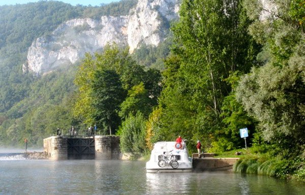 Boat in the Erie Canal