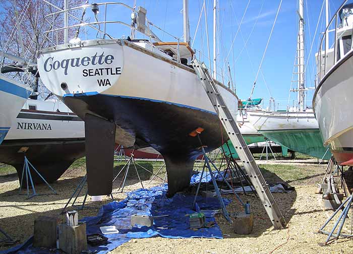 Professional boat hull painting