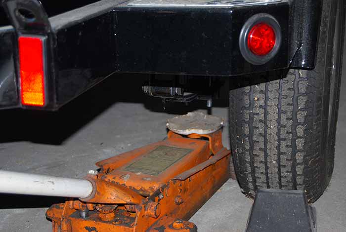 Releasing jack slowly