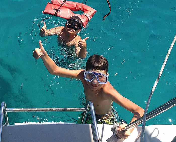 Kids snorkling