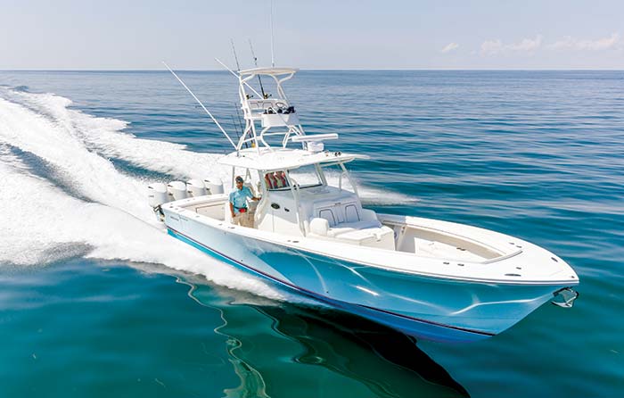 Regulator 41 Sportfishing boat