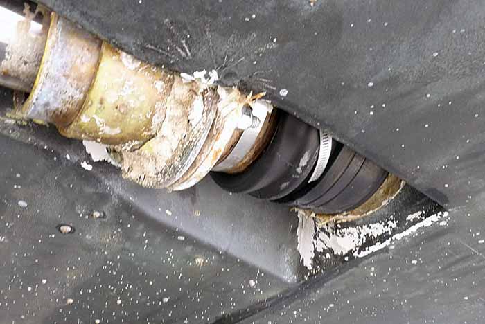 Propeller shaft and stuffing box