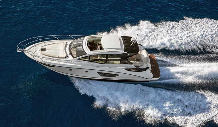 Beneteau Gran Turismo 50 running