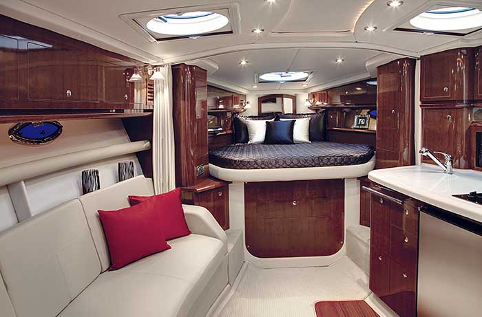 Four Winns  Vista 375 interior