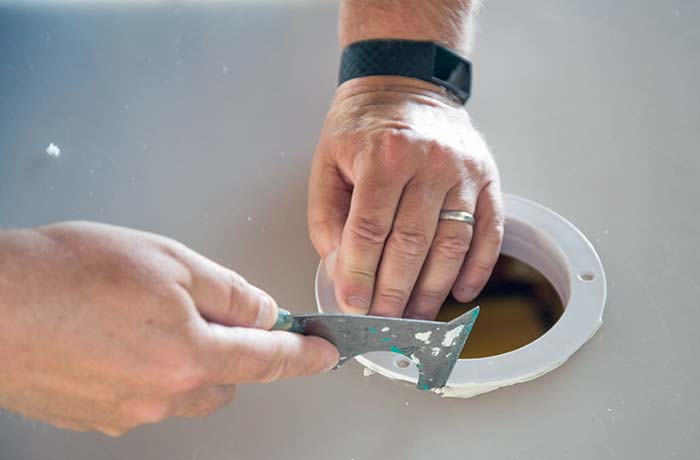 Cleaning off excess sealant