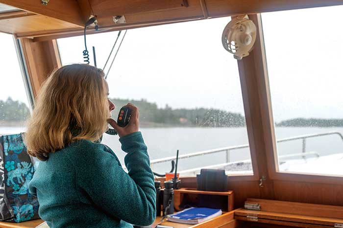 Hannah King briefs the fleet