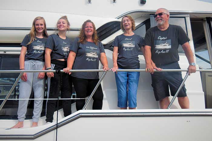 Darrell Puls and family on Bayliner