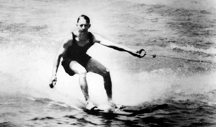 A young Samuelson glides to shore